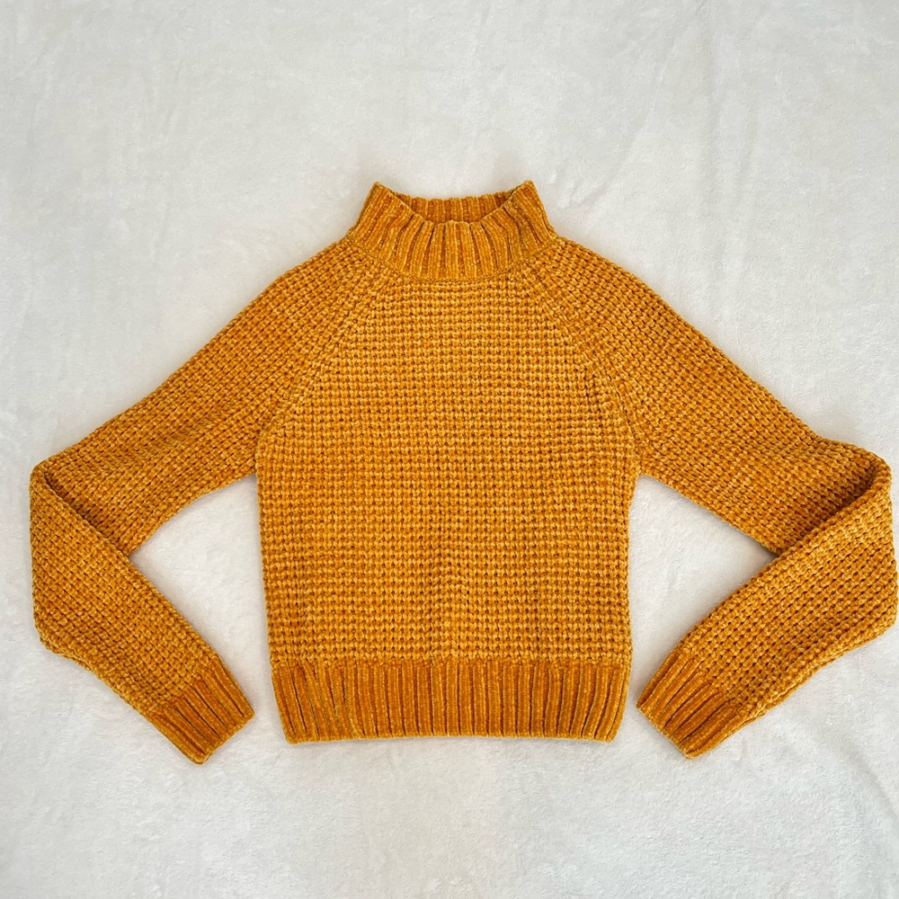 H&M Divided Fuzzy Yellow Sweater (Unworn, Brand New) - S